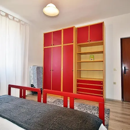 Mario 1253 Apartment *